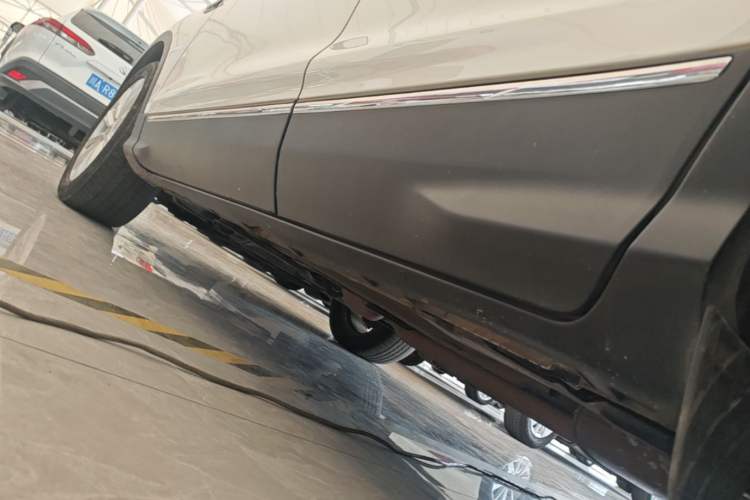 Used Ford Kuga 2017 EcoBoost 245 4x4 Prestige Edition Left Side Sill