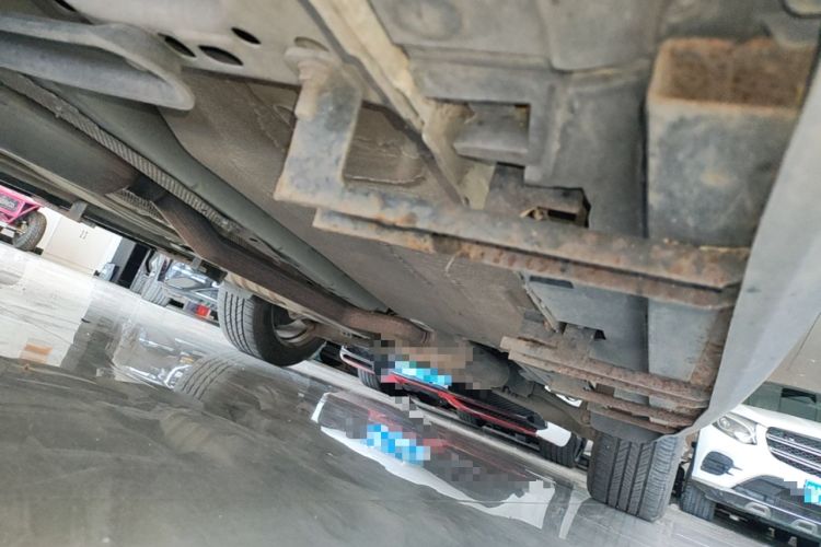 Used Ford Kuga 2017 EcoBoost 180 Two-Wheel-Drive Platinum Edition Left Side Sill