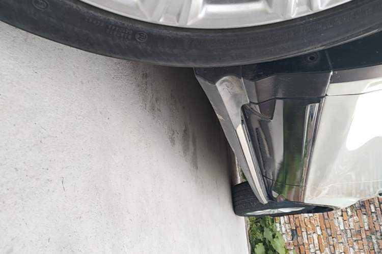 Used Ford Kuga 2017 EcoBoost 245 4x4 Prestige Edition Left Side Sill