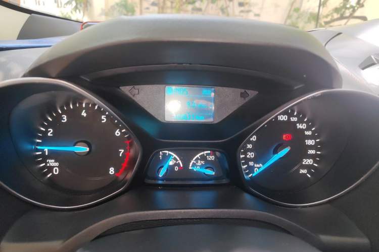 Used Ford Kuga 2017 EcoBoost 180 Two-Wheel-Drive Tiger Leap Model Odometer Close Up
