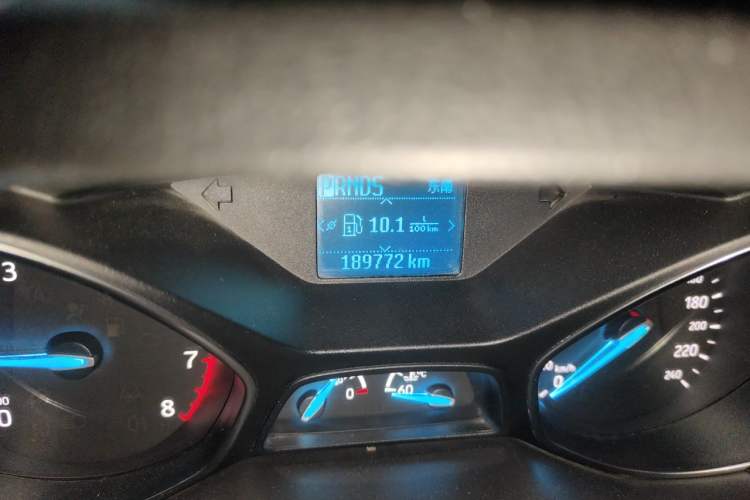 Used Ford Kuga 2017 EcoBoost 180 Two-Wheel-Drive Platinum Edition Odometer Close Up
