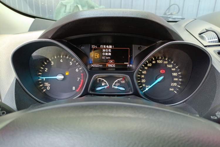 Used Ford Kuga 2017 EcoBoost 180 Four-Wheel Drive Luxury Wing Model Odometer Close Up