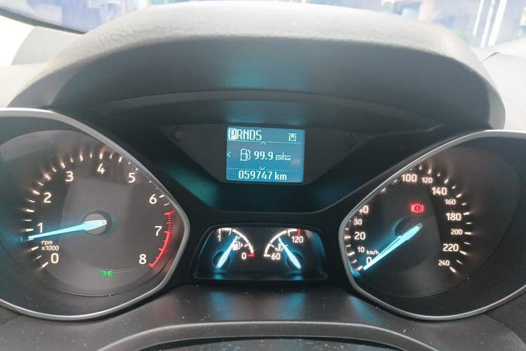 Used Ford Kuga 2017 EcoBoost 180 Two-Wheel-Drive Tiger Leap Model Odometer Close Up