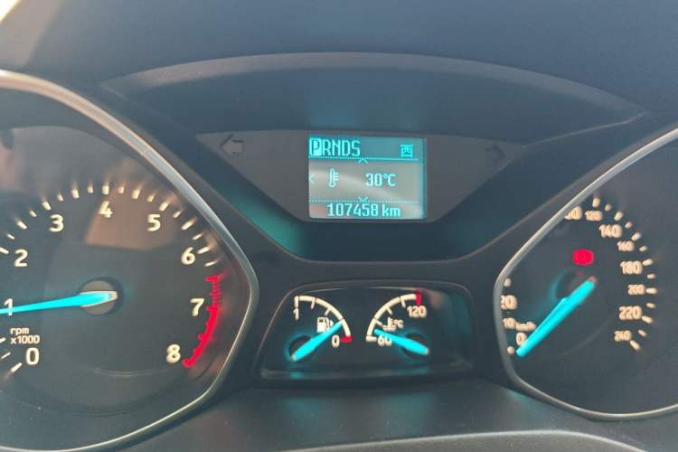 Used Ford Kuga 2017 EcoBoost 180 Two-Wheel-Drive Platinum Edition Odometer Close Up
