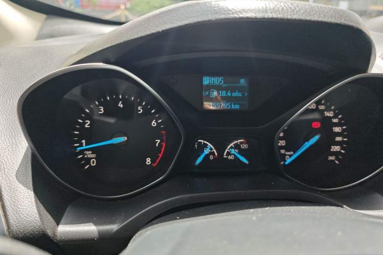 Used Ford Kuga 2017 EcoBoost 180 Two-Wheel-Drive Platinum Edition Odometer Close Up