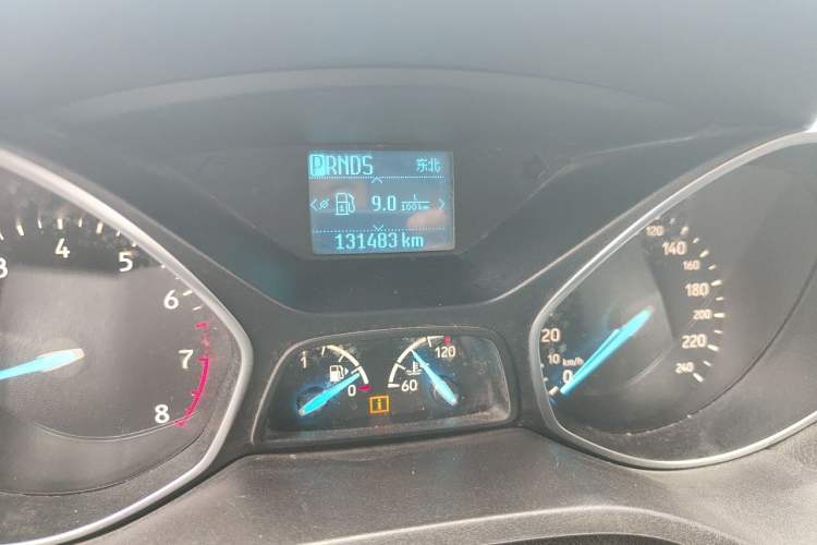 Used Ford Kuga 2017 EcoBoost 180 Two-Wheel-Drive Tiger Leap Model Odometer Close Up