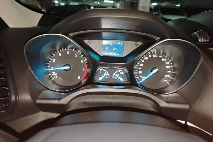 Used Ford Kuga 2017 EcoBoost 180 Two-Wheel-Drive Tiger Leap Model Odometer Close Up