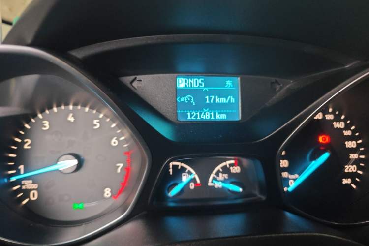 Used Ford Kuga 2017 EcoBoost 180 Two-Wheel-Drive Tiger Leap Model Odometer Close Up