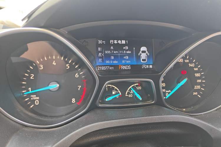 Used Ford Kuga 2017 EcoBoost 245 4x4 Prestige Edition Odometer Close Up