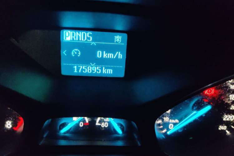 Used Ford Kuga 2017 EcoBoost 180 Two-Wheel-Drive Tiger Leap Model Odometer Close Up