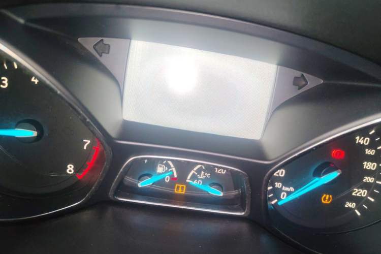 Used Ford Kuga 2017 EcoBoost 180 Two-Wheel-Drive Luxury Wing Edition Odometer Close Up