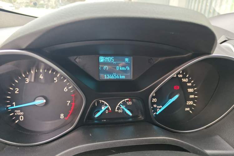 Used Ford Kuga 2017 EcoBoost 180 Two-Wheel-Drive Tiger Leap Model Odometer Close Up