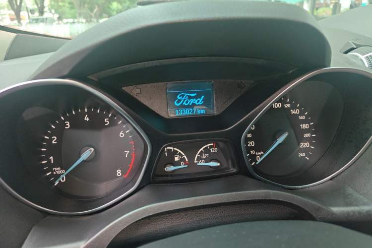 Used Ford Kuga 2017 EcoBoost 180 Two-Wheel-Drive Tiger Leap Model Odometer Close Up
