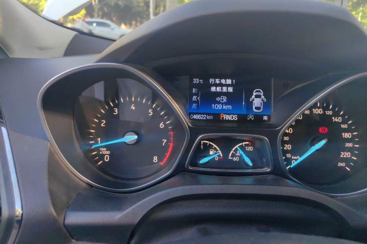 Used Ford Kuga 2017 EcoBoost 245 Four-Wheel Drive Titanium Edition Odometer Close Up