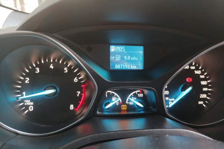 Used Ford Kuga 2017 EcoBoost 180 Two-Wheel-Drive Elite Trim Odometer Close Up