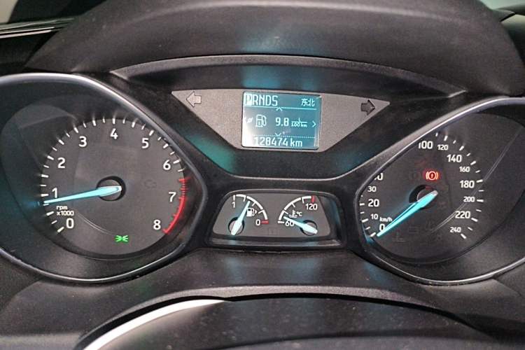 Used Ford Kuga 2017 EcoBoost 180 Two-Wheel-Drive Platinum Edition Odometer Close Up