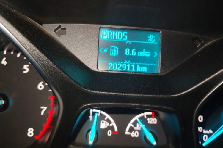 Used Ford Kuga 2017 EcoBoost 180 Two-Wheel-Drive Tiger Leap Model Odometer Close Up