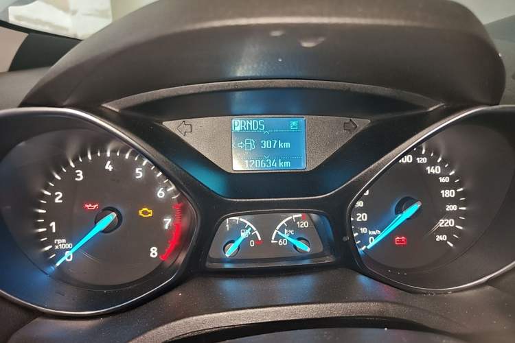 Used Ford Kuga 2017 EcoBoost 180 Two-Wheel-Drive Tiger Leap Model Odometer Close Up