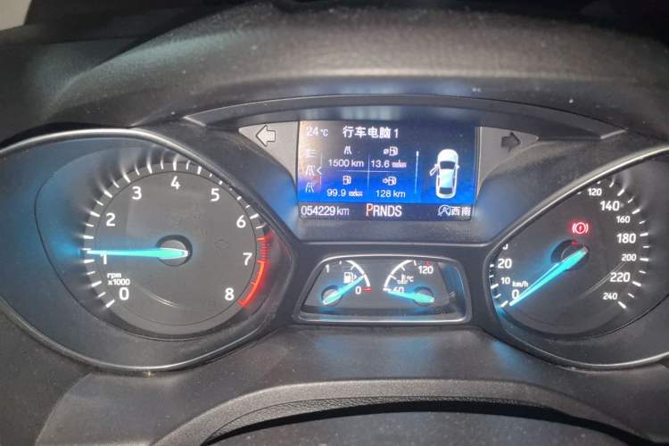 Used Ford Kuga 2017 EcoBoost 245 4x4 Prestige Edition Odometer Close Up