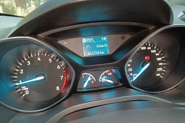 Used Ford Kuga 2017 EcoBoost 180 Two-Wheel-Drive Tiger Leap Model Odometer Close Up