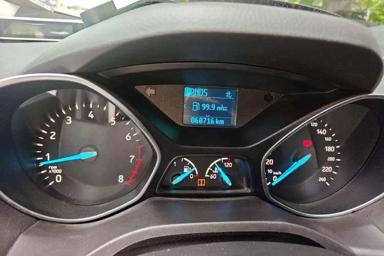 Used Ford Kuga 2017 EcoBoost 180 Two-Wheel-Drive Tiger Leap Model Odometer Close Up