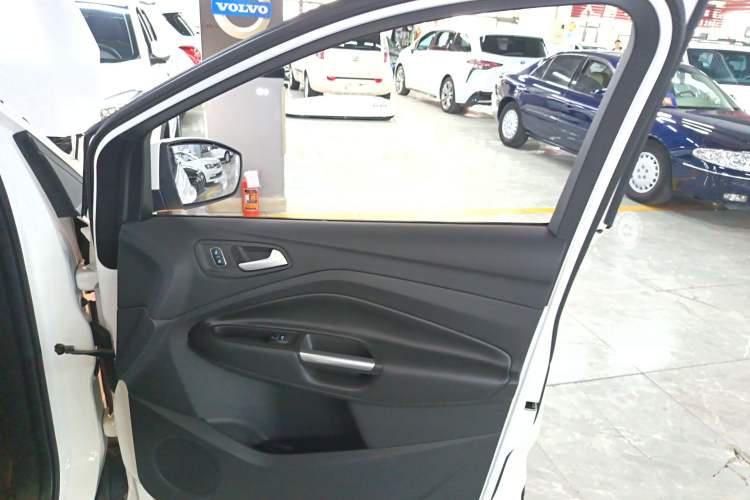 Used Ford Kuga 2017 EcoBoost 180 Two-Wheel-Drive Platinum Edition Right Front Door Interior
