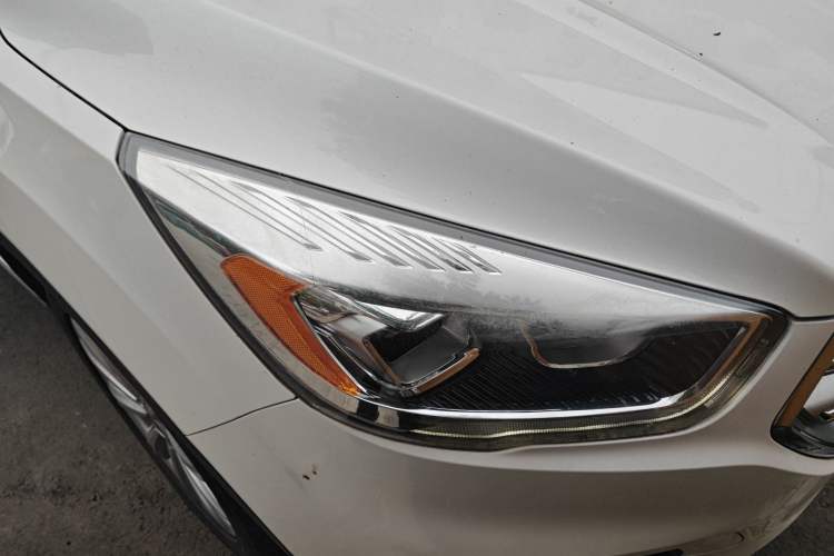 Used Ford Kuga 2017 EcoBoost 180 Two-Wheel-Drive Luxury Wing Edition Right Front Headlight