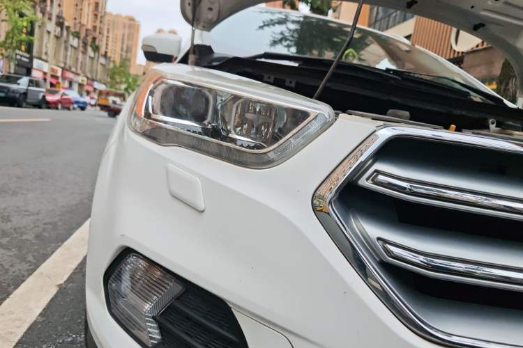 Used Ford Kuga 2017 EcoBoost 245 Four-Wheel Drive Titanium Edition Right Front Headlight