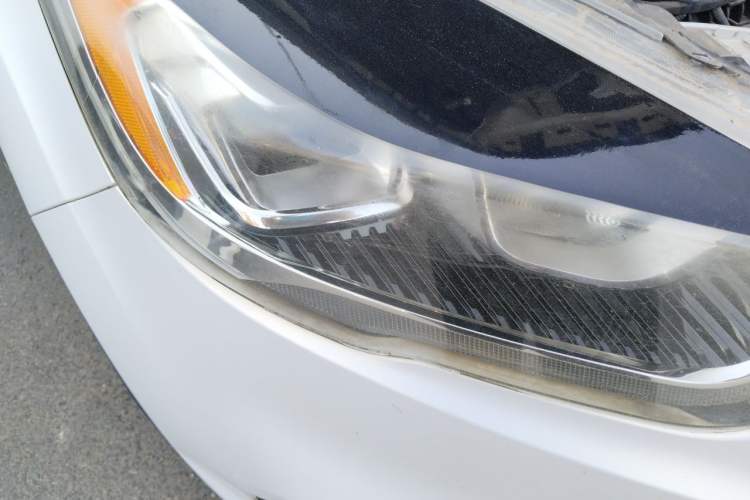 Used Ford Kuga 2017 EcoBoost 180 Two-Wheel-Drive Tiger Leap Model Right Front Headlight