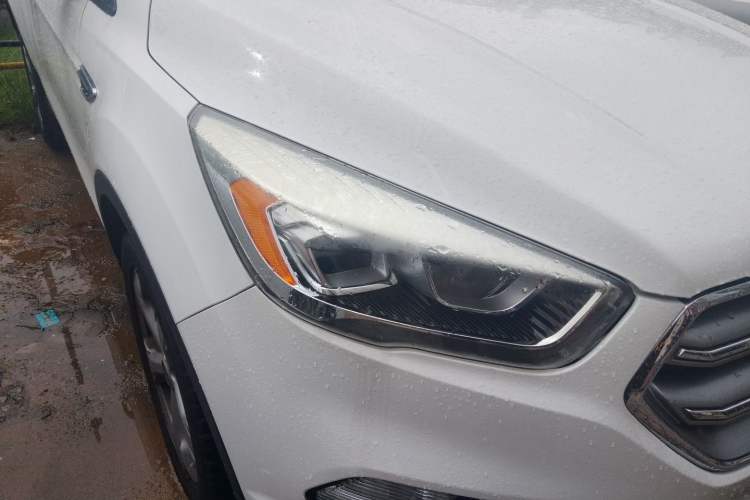Used Ford Kuga 2017 EcoBoost 180 Two-Wheel-Drive Elite Trim Right Front Headlight