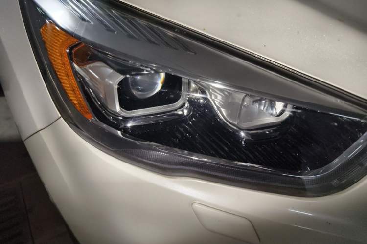 Used Ford Kuga 2017 EcoBoost 180 Four-Wheel Drive Titanium Edition Right Front Headlight