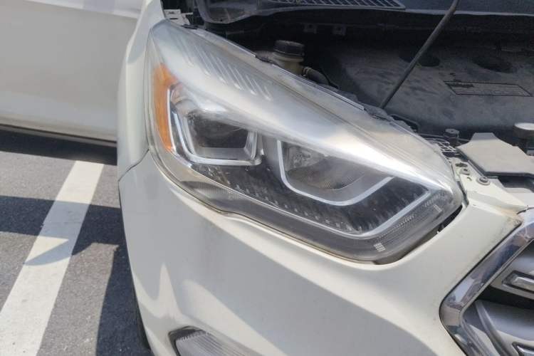 Used Ford Kuga 2017 EcoBoost 245 Four-Wheel Drive Platinum Edition Right Front Headlight