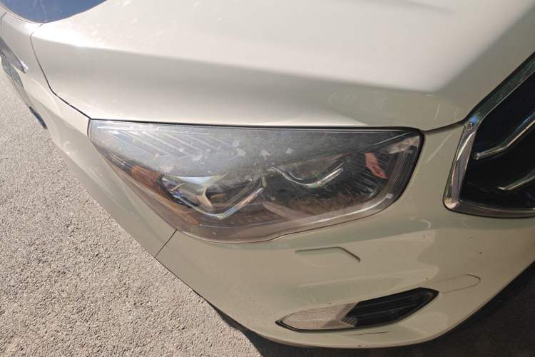 Used Ford Kuga 2017 EcoBoost 245 Four-Wheel-Drive Sport Model Right Front Headlight