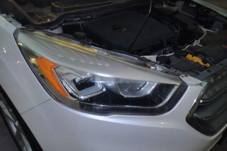 Used Ford Kuga 2017 EcoBoost 180 Two-Wheel-Drive Tiger Leap Model Right Front Headlight