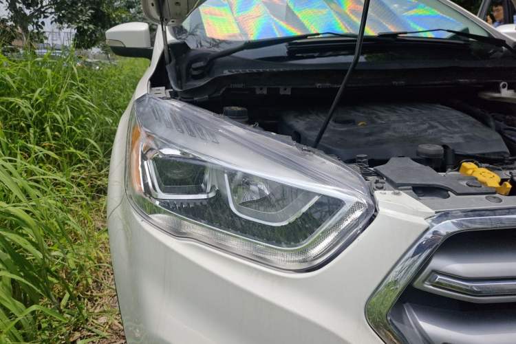 Used Ford Kuga 2017 EcoBoost 180 Two-Wheel-Drive Elite Trim Right Front Headlight