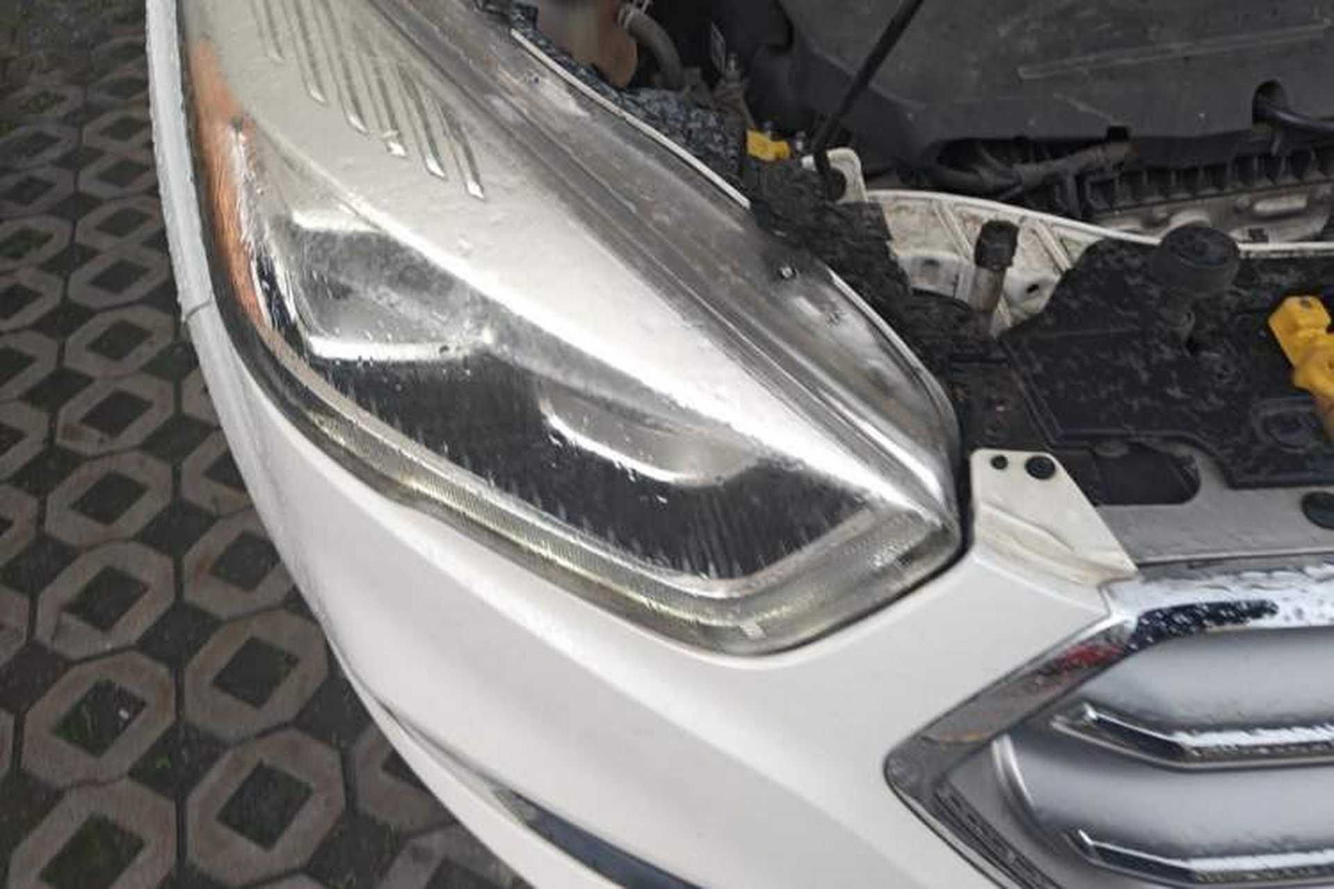 Used Ford Kuga 2017 EcoBoost 180 Two-Wheel-Drive Luxury Wing Edition Right Front Headlight