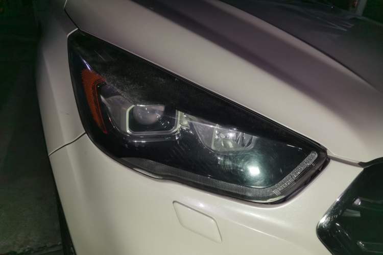 Used Ford Kuga 2017 EcoBoost 245 Four-Wheel-Drive Sport Model Right Front Headlight