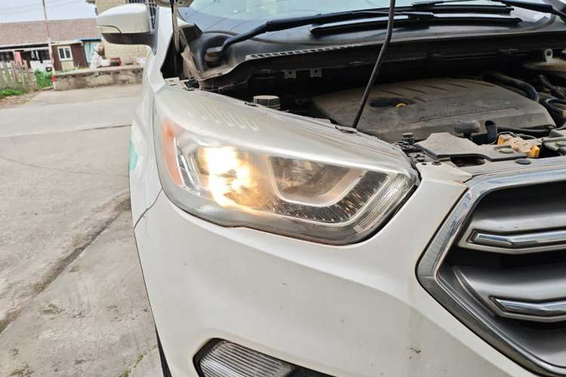 Used Ford Kuga 2017 EcoBoost 180 Two-Wheel-Drive Elite Trim Right Front Headlight