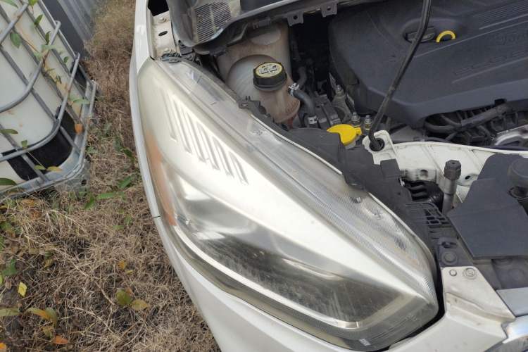 Used Ford Kuga 2017 EcoBoost 180 Two-Wheel-Drive Tiger Leap Model Right Front Headlight