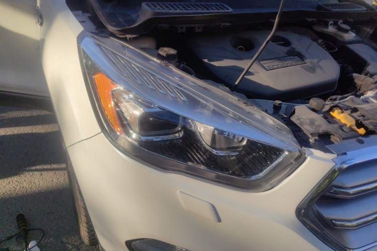 Used Ford Kuga 2017 EcoBoost 245 Four-Wheel Drive Titanium Edition Right Front Headlight