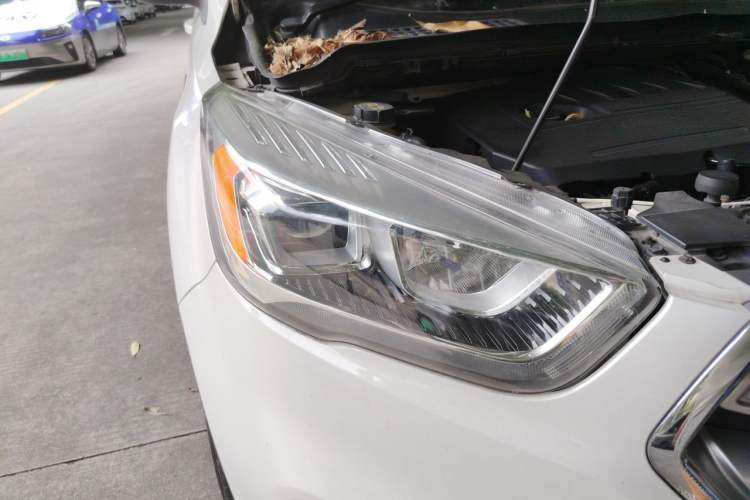 Used Ford Kuga 2017 EcoBoost 180 Two-Wheel-Drive Elite Trim Right Front Headlight