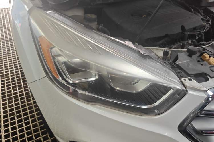 Used Ford Kuga 2017 EcoBoost 180 Four-Wheel Drive Luxury Wing Model Right Front Headlight