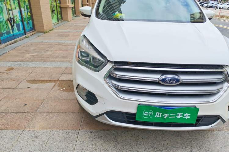 Used Ford Kuga 2017 EcoBoost 180 Two-Wheel-Drive Tiger Leap Model Right Front Headlight