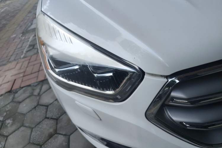 Used Ford Kuga 2017 EcoBoost 245 Four-Wheel Drive Titanium Edition Right Front Headlight