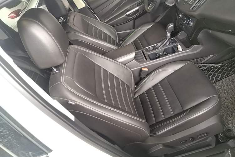 Used Ford Kuga 2017 EcoBoost 180 Four-Wheel Drive Luxury Wing Model Right Front Seat
