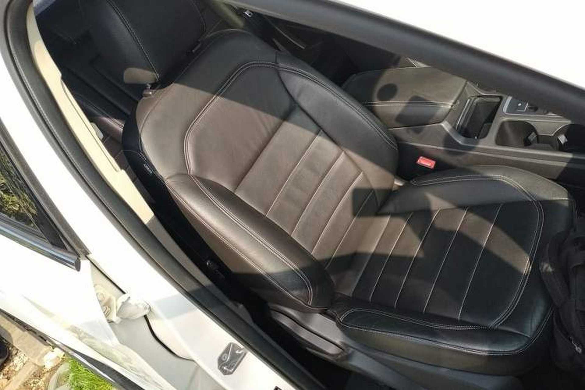 Used Ford Kuga 2017 EcoBoost 180 Two-Wheel-Drive Tiger Leap Model Right Front Seat