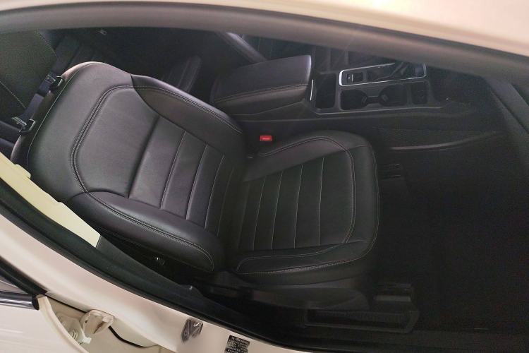 Used Ford Kuga 2017 EcoBoost 180 Two-Wheel-Drive Platinum Edition Right Front Seat