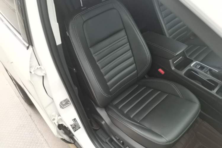 Used Ford Kuga 2017 EcoBoost 180 Four-Wheel Drive Luxury Wing Model Right Front Seat