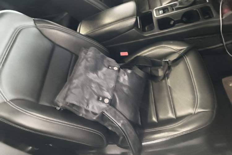 Used Ford Kuga 2017 EcoBoost 180 Two-Wheel-Drive Platinum Edition Right Front Seat
