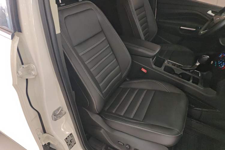 Used Ford Kuga 2017 EcoBoost 180 Two-Wheel-Drive Luxury Wing Edition Right Front Seat